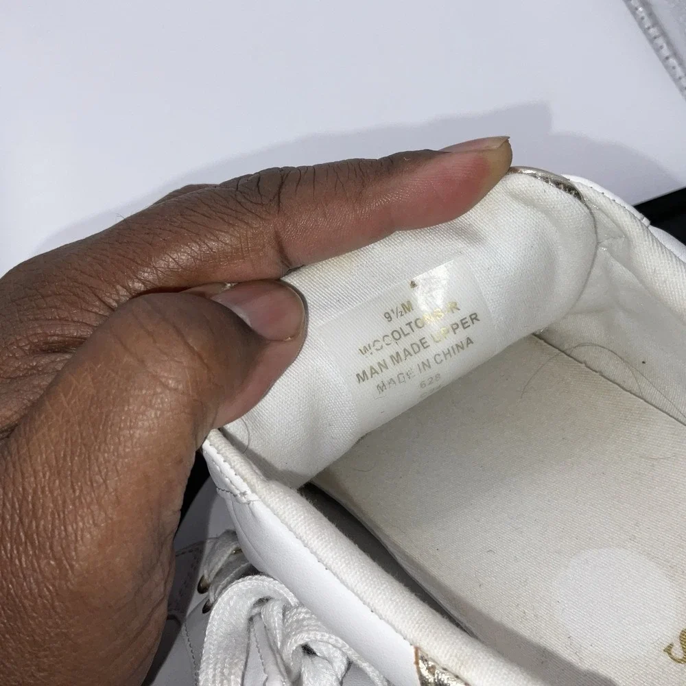Guess Colton Charms Woman‎ Sneakers White And Gold Size 9 1/2 M